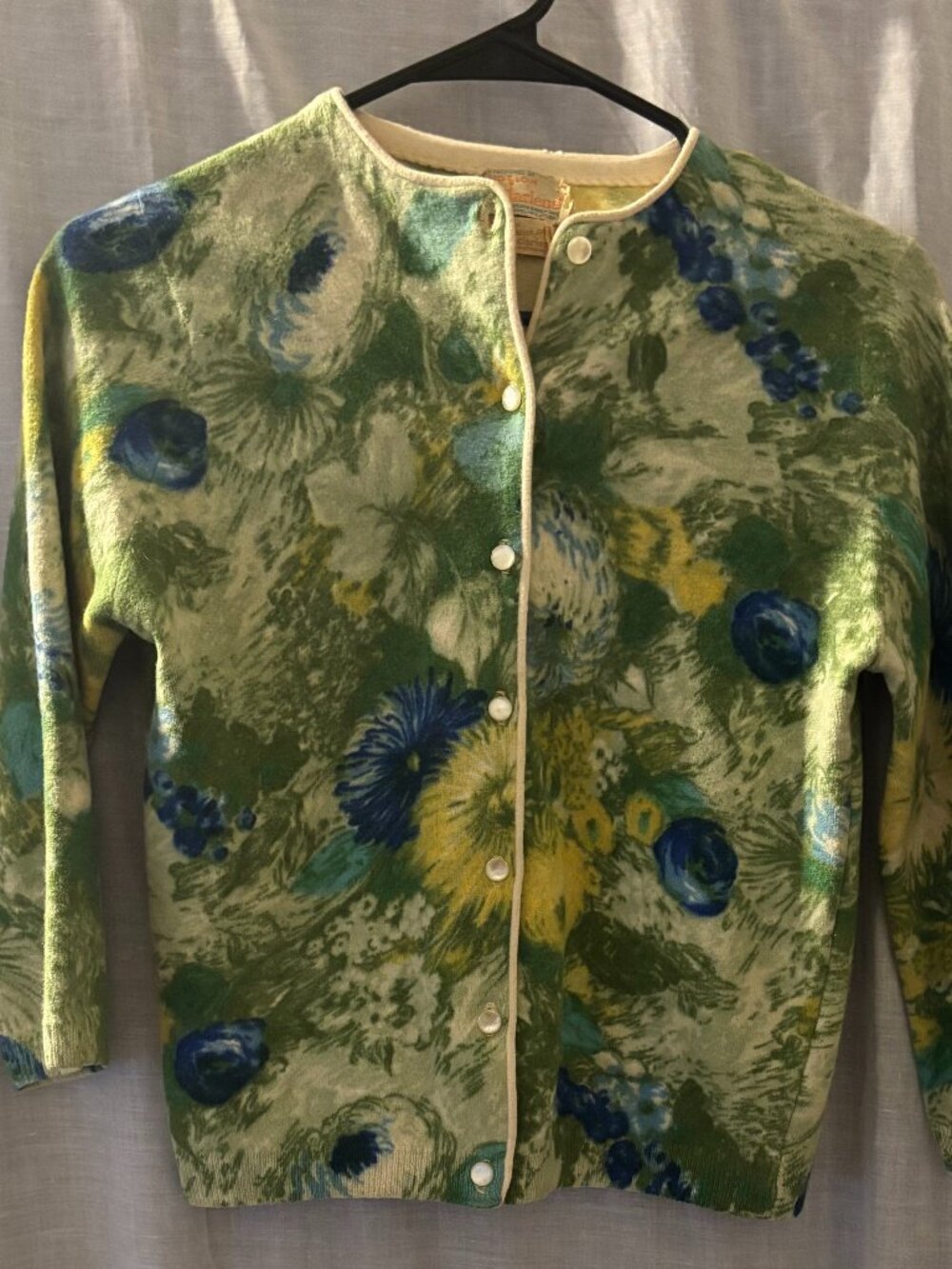VINTAGE LISTING - Darlene Knitwear Peacock Cardigan